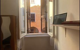 Casa Rella - Camera Green